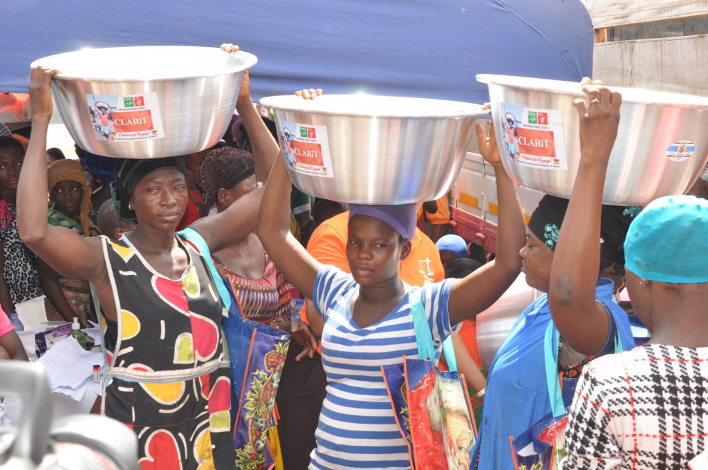 CLARiT Website - Christmas for Kayayei Agbobloshie 2008